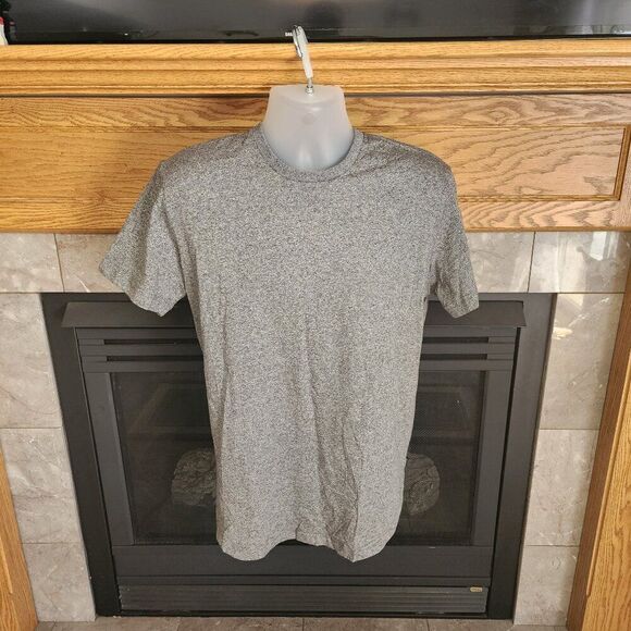 Bench 100% Cotton Tee Shirt High Quality NWT - Picture 1 of 6